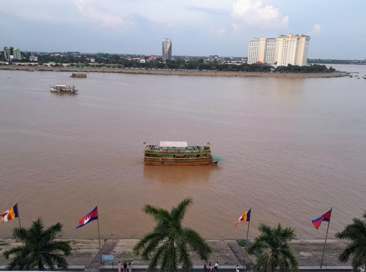 4 Rivers Hotel Phnom Penh Exterior foto